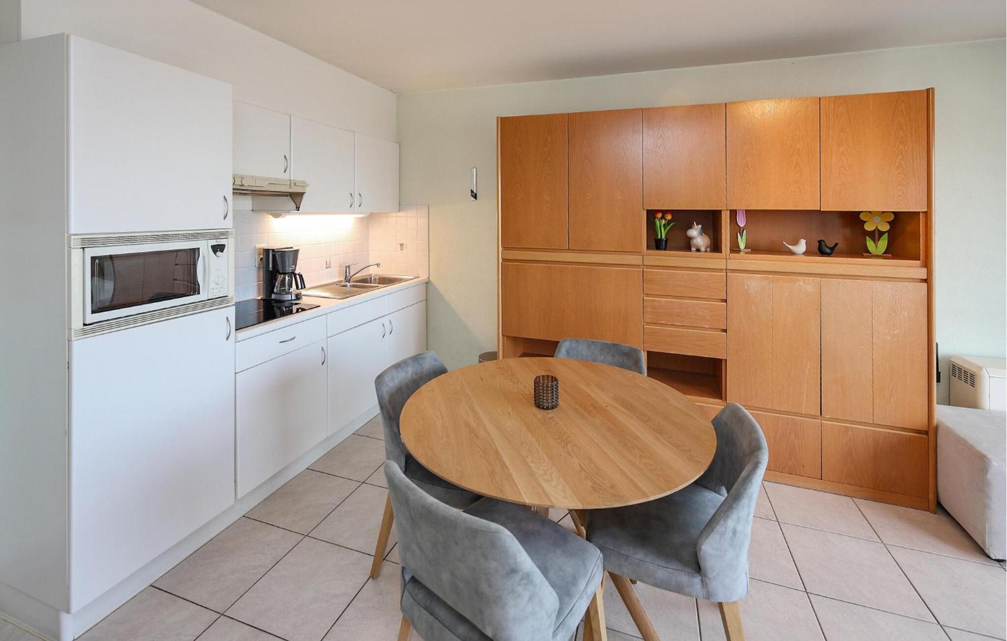 Awesome Apartment In Oostende With House Sea View المظهر الخارجي الصورة